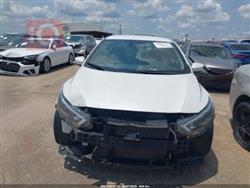 نيسان فيرسا